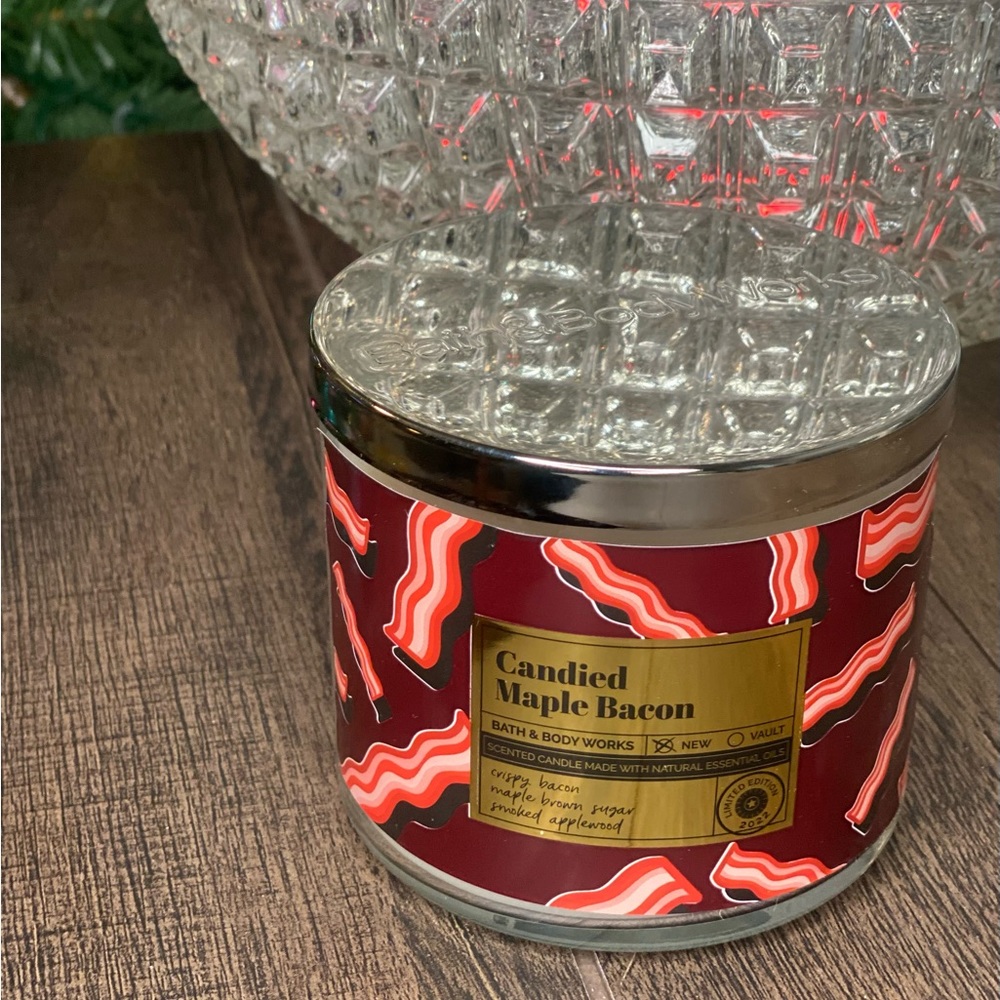 Bath & Body Works Candied Maple Bacon 3-wick Candle Limited Edition NEW